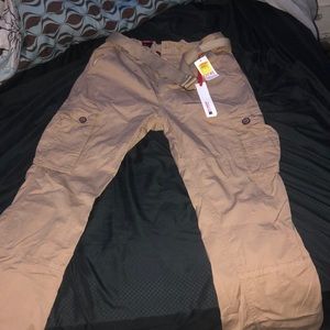 Men’s cargo pants color: beige, size: 30x30 for men and a small for women